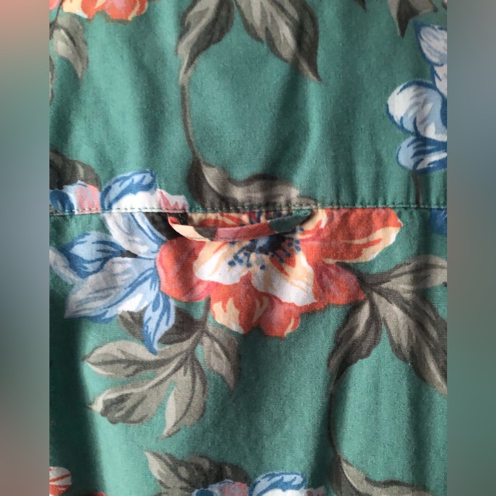 LOT of 2: Vintage 70s Hawaiian muumuu and GAP Hawaiian floral print women's top - Picture 11 of 14